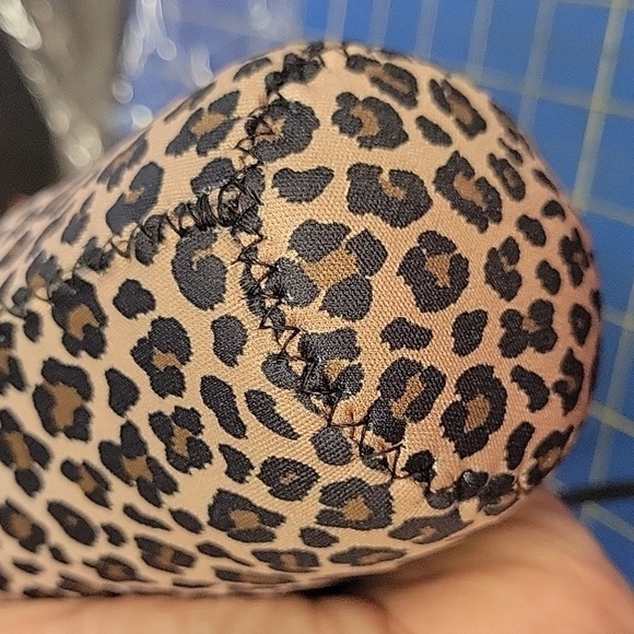 Leopard Print Tumbler Sleeve 22-24 oz - Picture 2 of 3